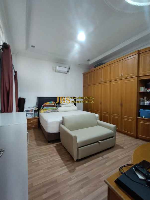 dijual villa komplek cemara asri jalan