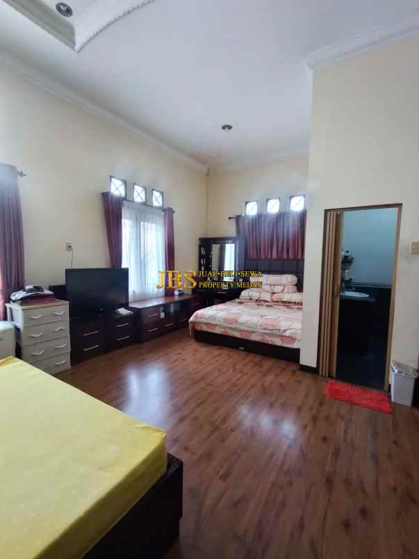 dijual villa komplek cemara asri jalan