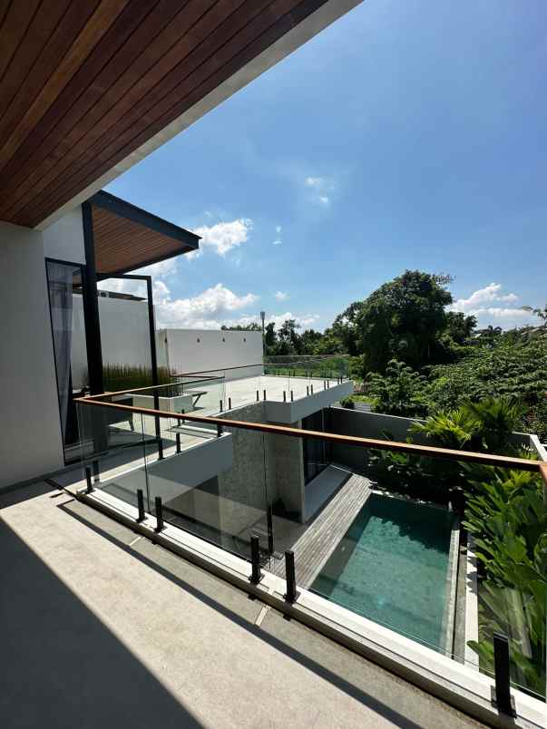 dijual villa luxury lantai 2 pererenan