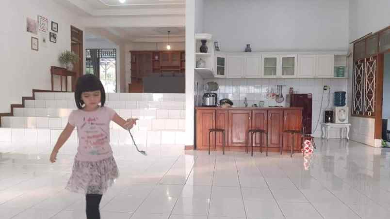 dijual villa mega mendung puncak bogor jawa barat