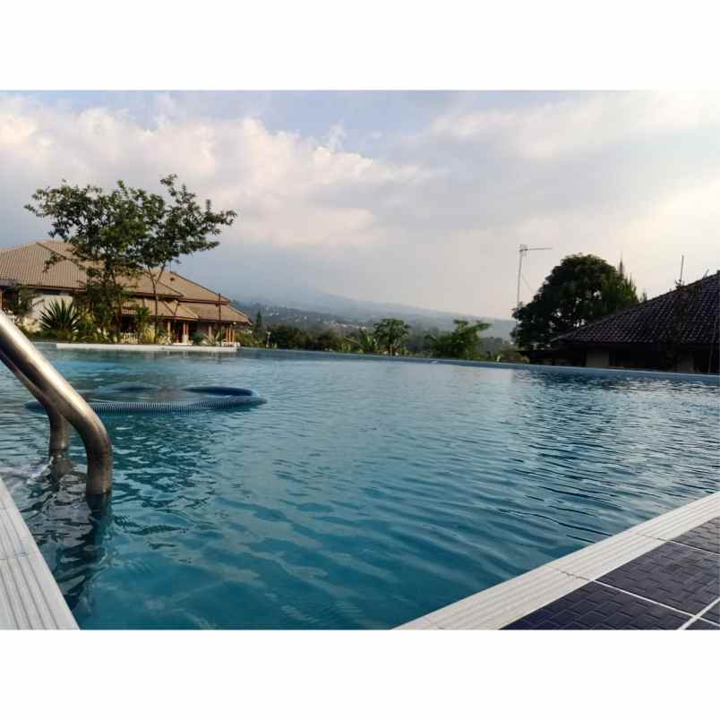 dijual villa mega mendung puncak bogor jawa barat