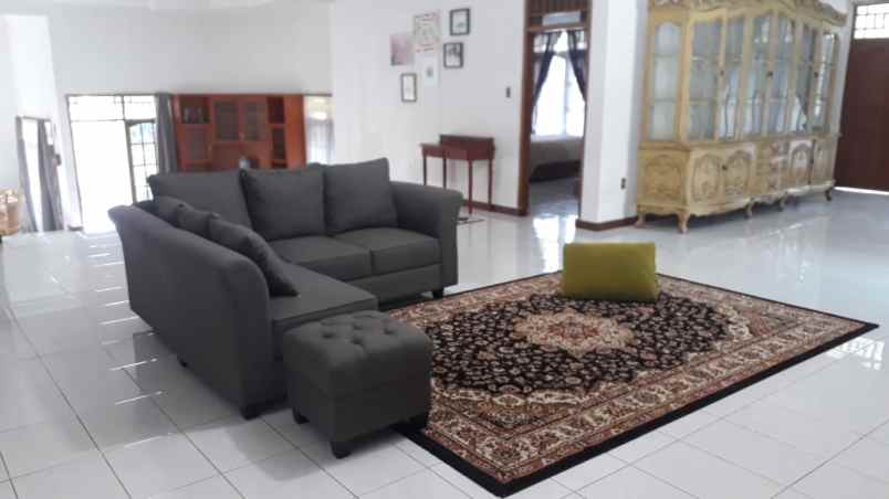 dijual villa mega mendung puncak bogor jawa barat