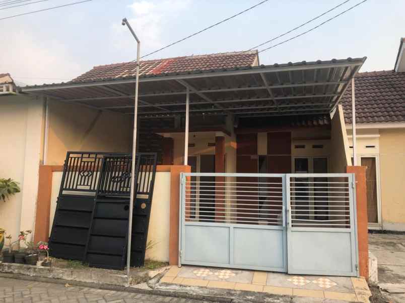 dikontrakan rumah baru permata kwangsan resident