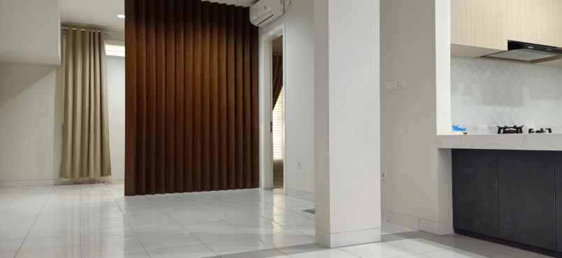 disewakan rumah bagus di acacia summarecon bekasi