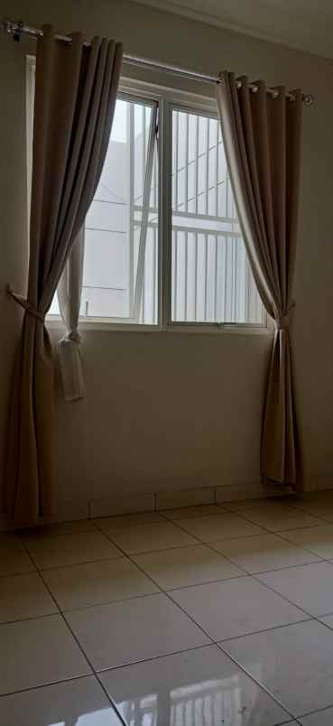 disewakan rumah bagus di acacia summarecon bekasi