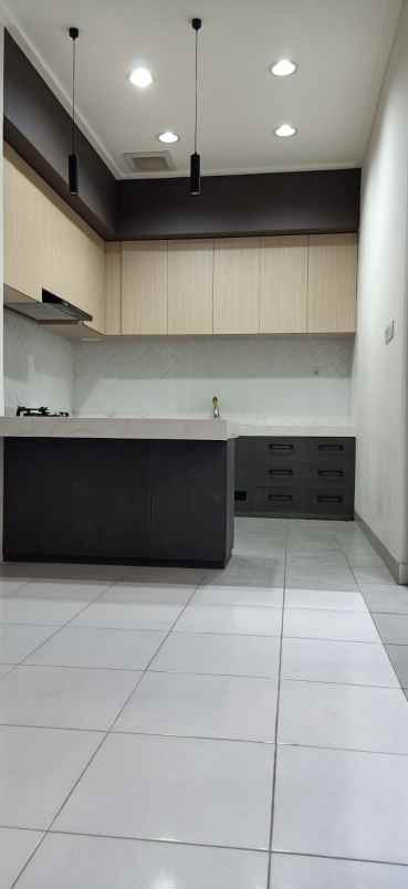 disewakan rumah bagus di acacia summarecon bekasi