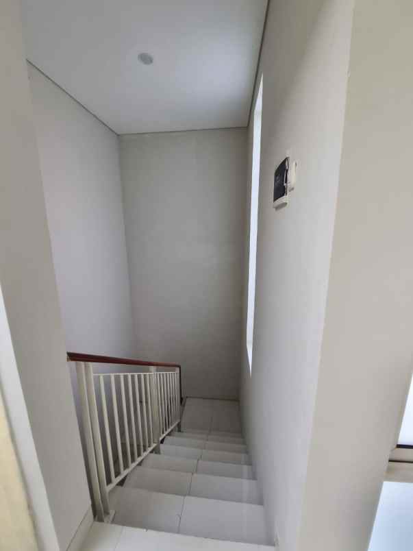 disewakan rumah grand pakuwon cluster adelaide