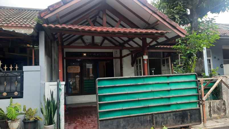 disewakan rumah permata pamulang blok e3 15