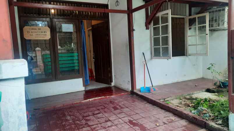 disewakan rumah permata pamulang blok e3 15