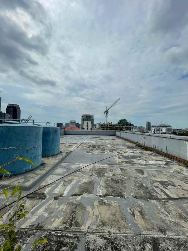 gedung bagus lokasi strategis di gondangdia menteng