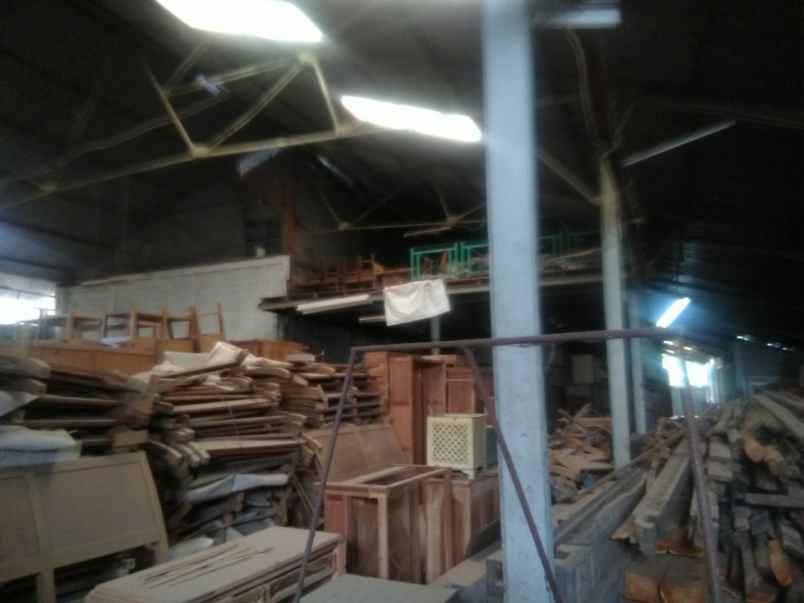 gudang jalan raya ngaliyan semarang jalan lebar