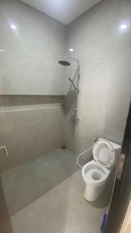 jual rumah baru di taman kopo indah