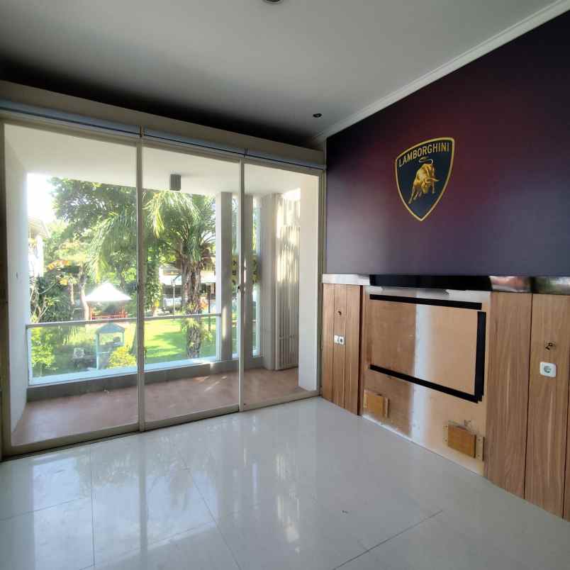 puri widya kencana citraland surabaya 3lt split level