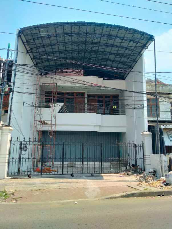 ruko bratang 2 lt carport 3 mobil