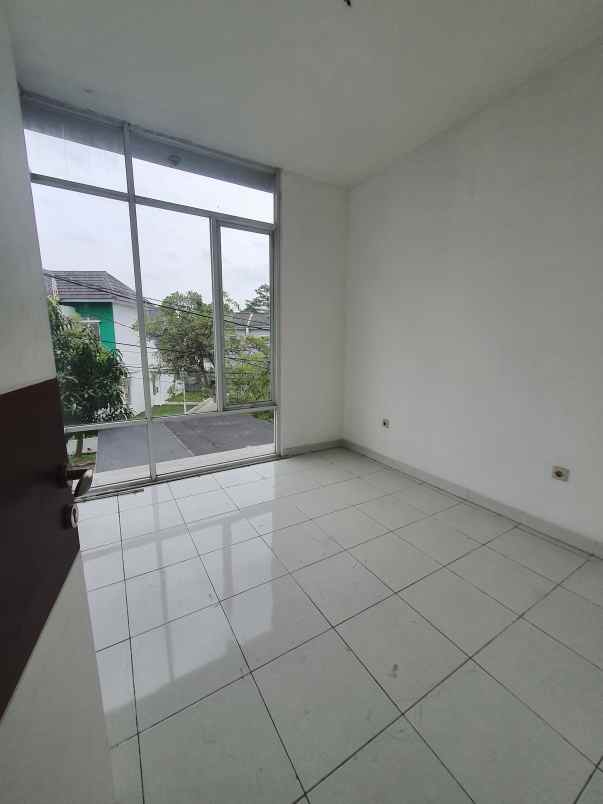 rumah 1 lt cluater fluora talaga bestari tangerang