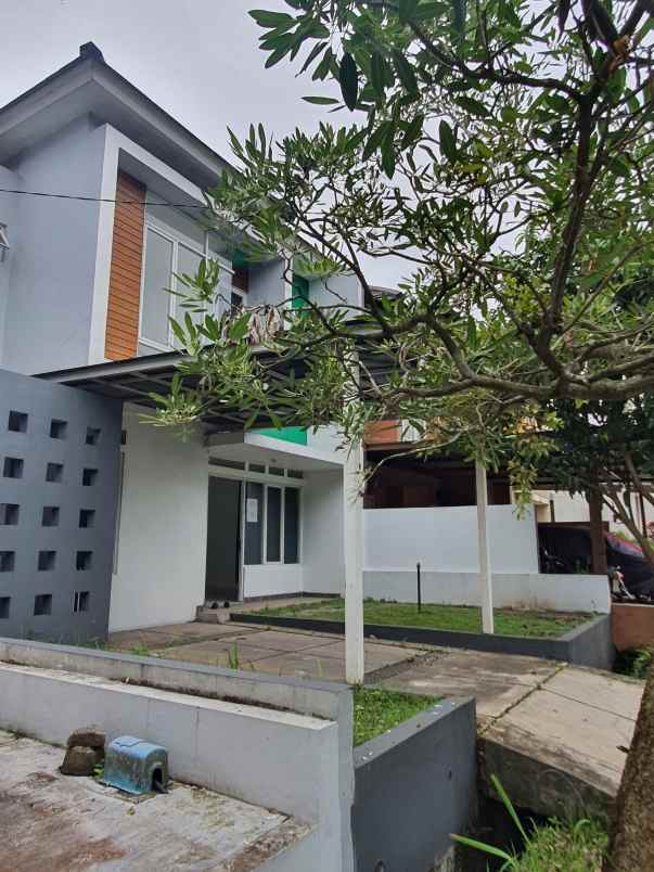 rumah 1 lt cluater fluora talaga bestari tangerang