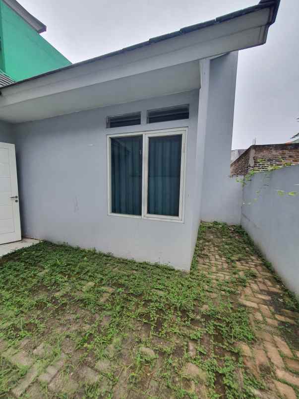 rumah 1 lt cluater fluora talaga bestari tangerang