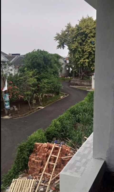 rumah 2 lantai di pamulang selatan