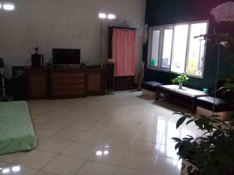 rumah 2 lantai di ungaran kota