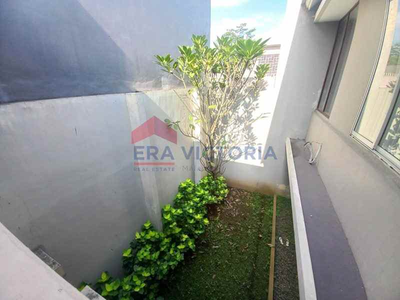 rumah 2 lantai mewah dan furnish ixora valley