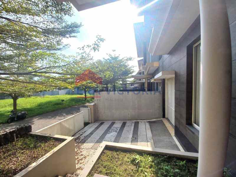 rumah 2 lantai mewah dan furnish ixora valley