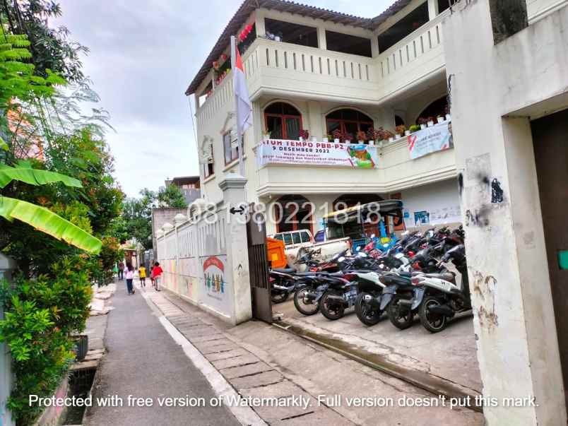 rumah 4 lantai cocok untuk kosan