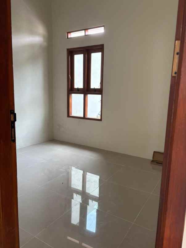 rumah bangunan baru siap huni karanganyar kota