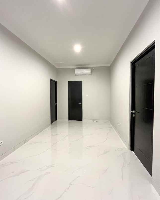 rumah baru 2 lantai siap huni dalam cluster graha raya