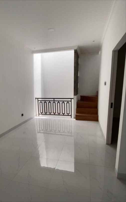 rumah baru 2 lt dekat tol kukusan di beji depok