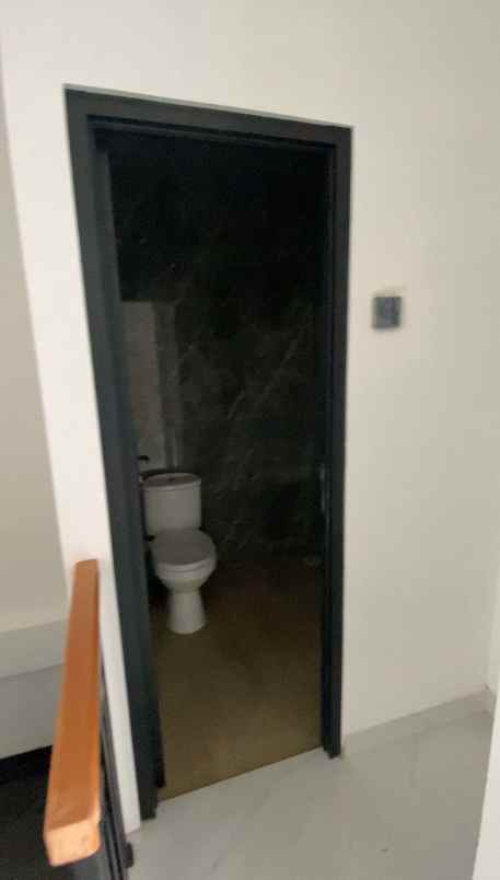 rumah baru 2 lt dekat tol kukusan di beji depok