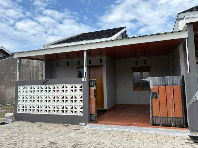 rumah baru 377 juta strategis karanganyar kota