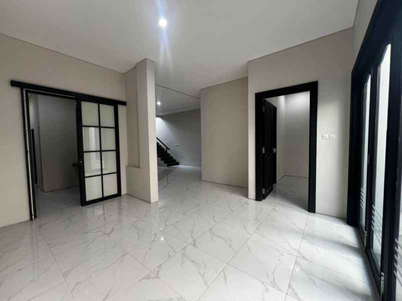 rumah baru american classic pondok mutiara sidoarjo