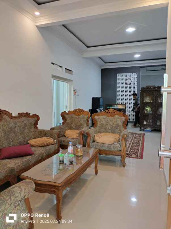 rumah cakep mangku aspal dekat pasar gentan