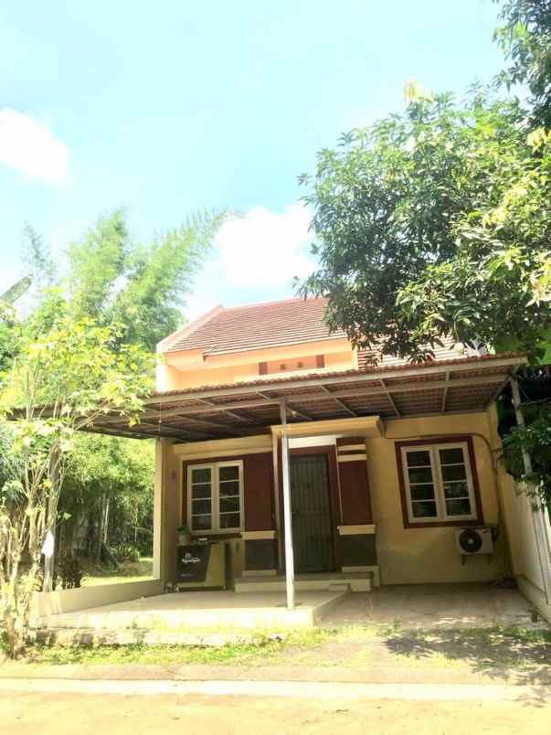 rumah cantik 2 lantai dalam cluster legenda wisata