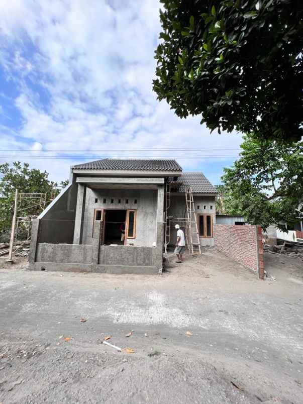 rumah cantik desain modern siap kpr di kalasan