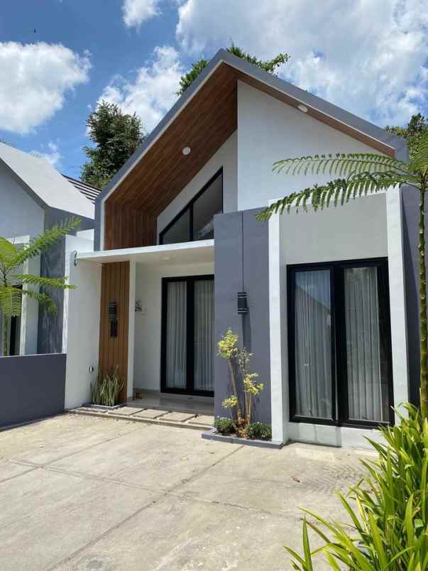 rumah cantik scandinavian dekat kampus uii