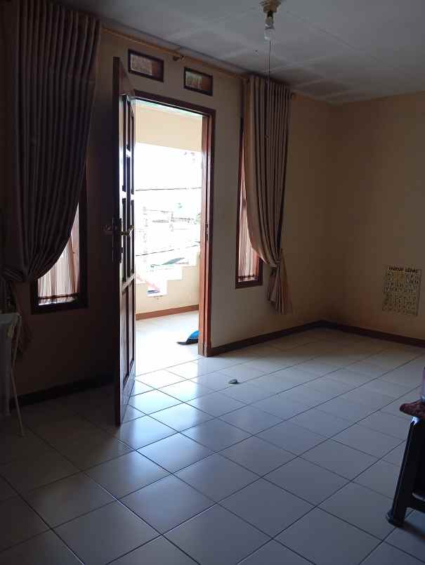 rumah cisasawi cihanjuang murah 2 lantai shm