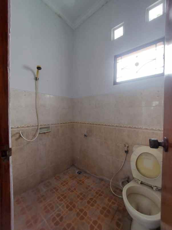 rumah dalam perumahan strategis di seturan