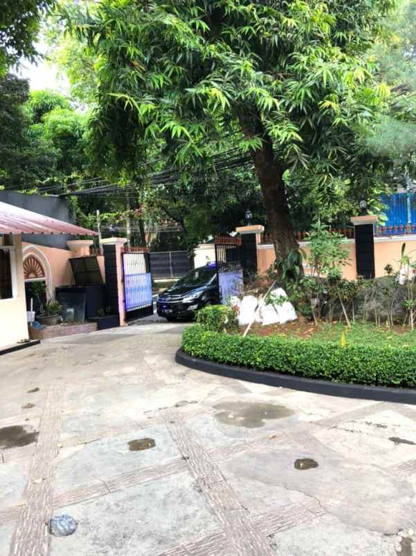 rumah di lokasi prime ring satu menteng jakarta pusat