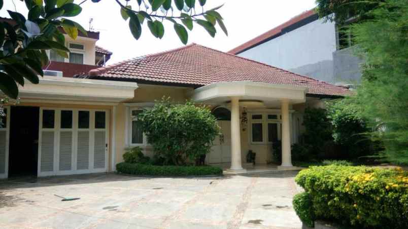 rumah di lokasi prime ring satu menteng jakarta pusat