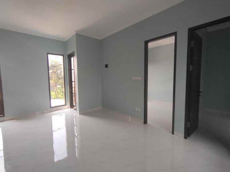 rumah dijual 2 lantai di rangkapan jaya depok