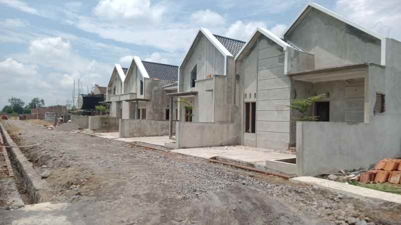 rumah dijual di selatan solobaru cashback 15 juta