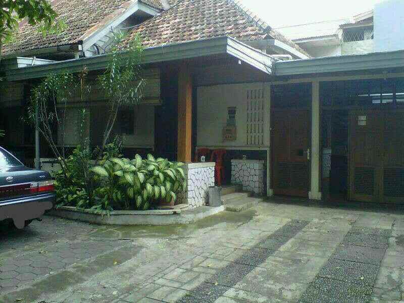 rumah golongan b di menteng jakarta pusat