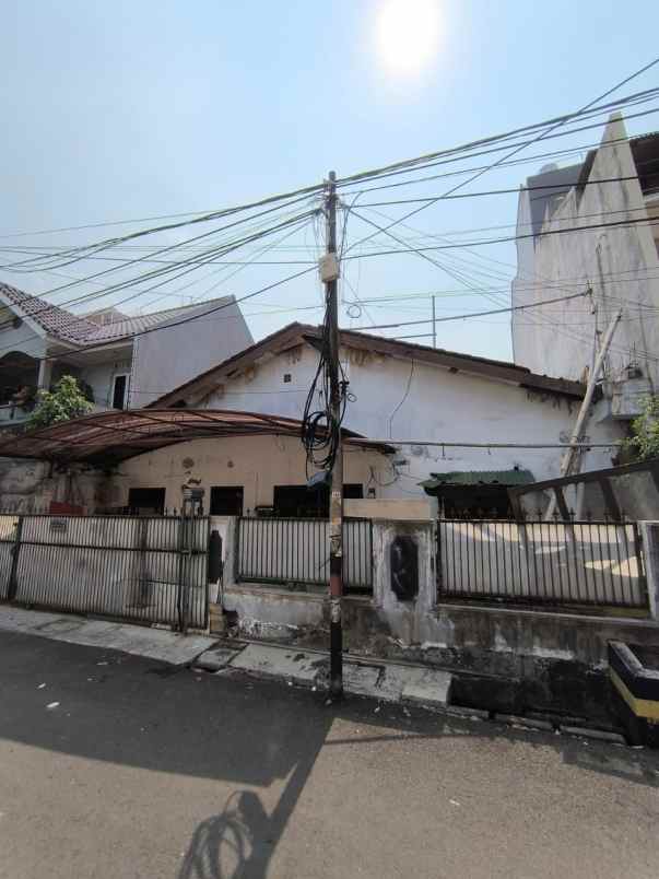 rumah hitung tanah di jl ikan rawamangun jakarta timur
