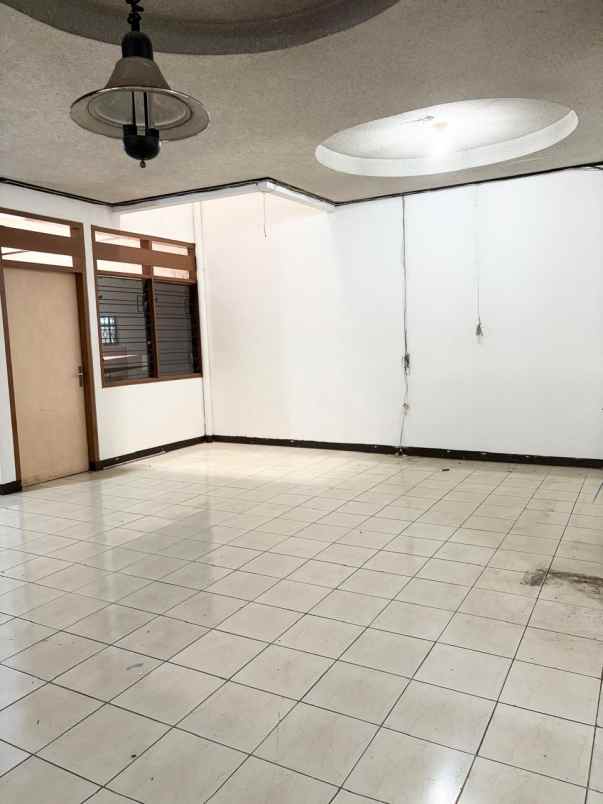 rumah hook di kavling dki pondok kelapa jakarta timur