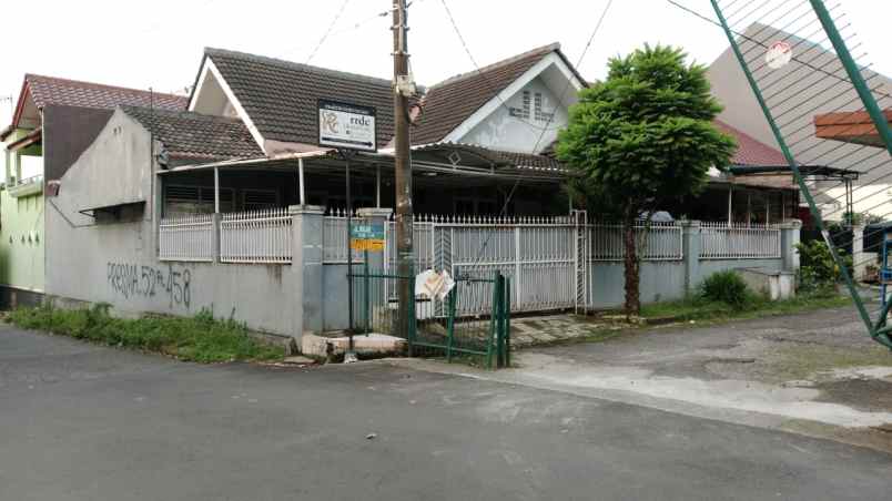 rumah hook siap huni