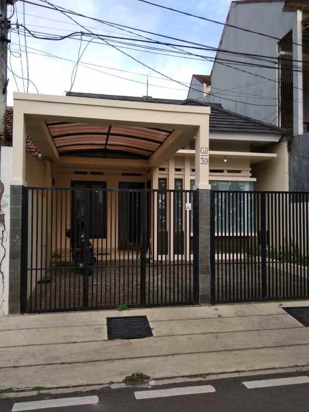 rumah jalan danau dibawah blok