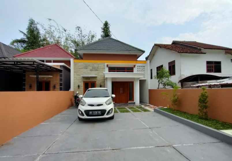 rumah jalan kaliurang km 9