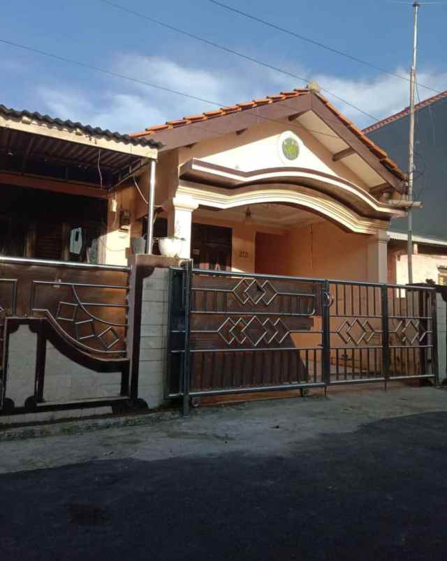 rumah jln perum arumsari talun