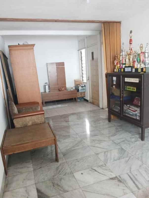 rumah lama layak huni dicipinang besar jakarta timur